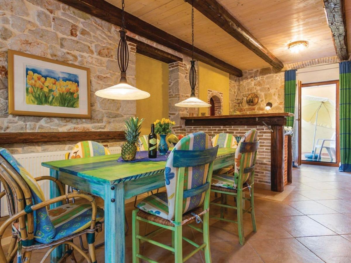 Rustic Holiday Home In Vrsar With Garden מראה חיצוני תמונה